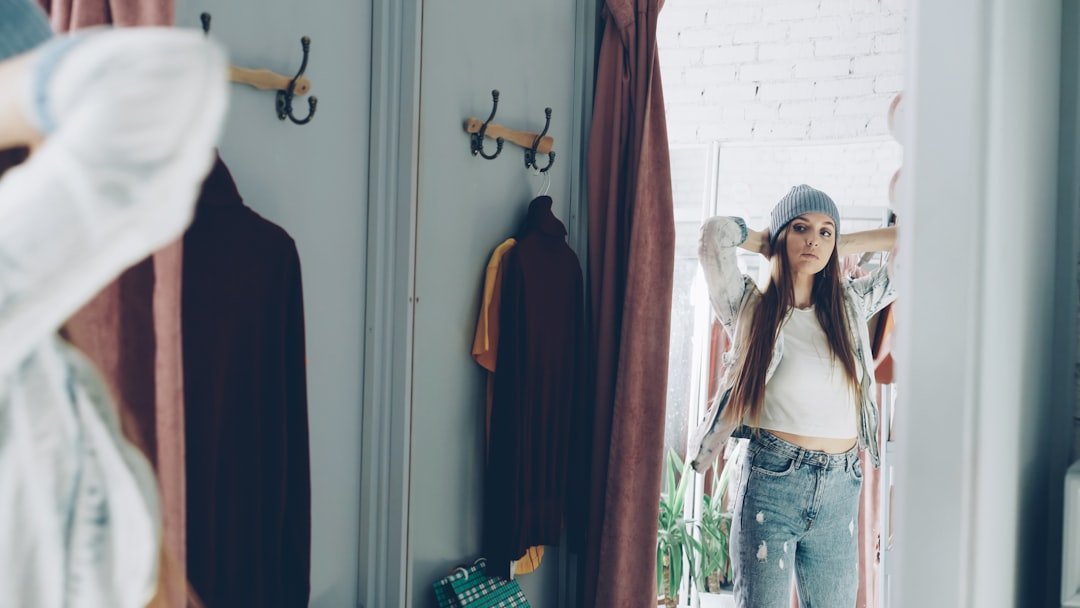 Common wardrobe mistakes in capsule wardrobes